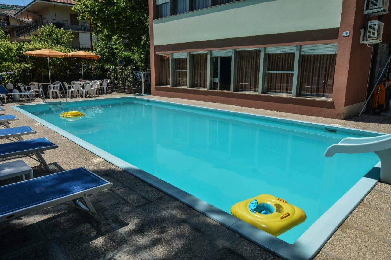 Hotel Zani Cervia Exterior foto